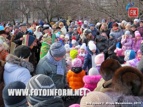 В Кировограде прошли массовые гулянья (фоторепортаж)