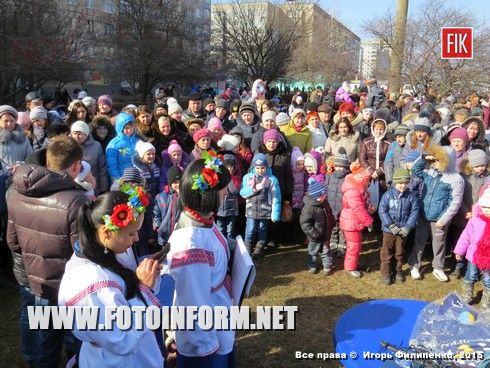 В Кировограде прошли массовые гулянья (фоторепортаж)