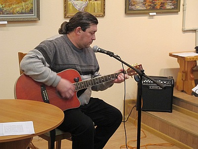В рамках роботи «Музичної вітальні» в Кіровоградському обласному художньому музеї відбувся творчий вечір під назвою «Три Миколая». 