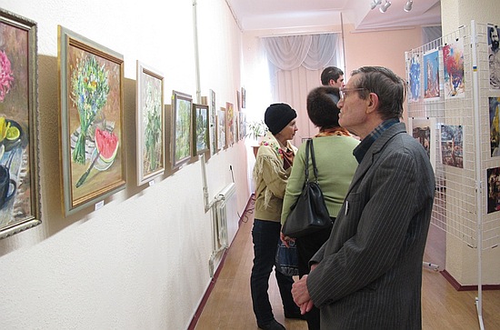 12 січня 2017 року у Кіровоградському обласному художньому музеї відбулося відкриття виставки творів художника-земляка Юрія Ботнара «Пам’яті митця» (1949-2016).