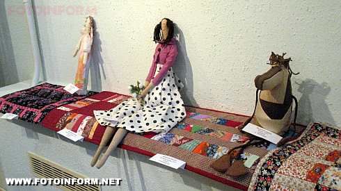 У Кіровограді відкрилась виставка лялькових ковдр (фото)