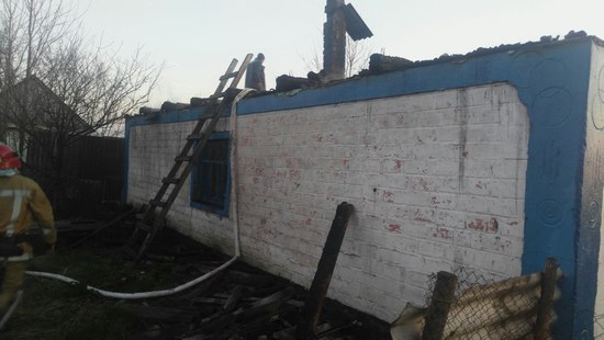 10 квітня рятувальники 4-го Державного пожежно-рятувального загону смт Добровеличківки двічі виїжджали на гасіння пожеж у приватних домоволодіннях. 