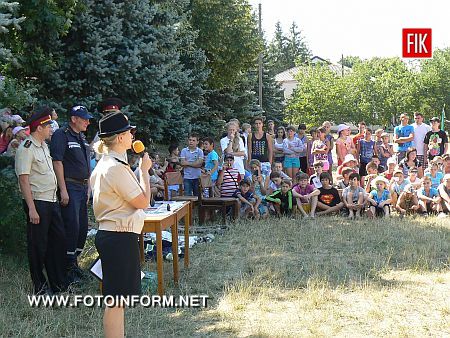 Кіровоградщина: рятувальники завітали до дитячого табору «Дружба» (ФОТО)