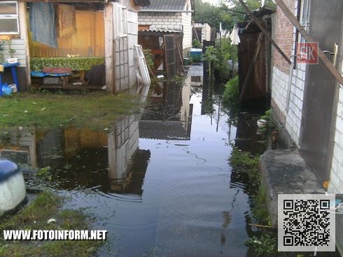 2 липня сильна злива, що пройшла у м.Світловодську, завдала немало шкоди і клопоту місцевим жителям. 