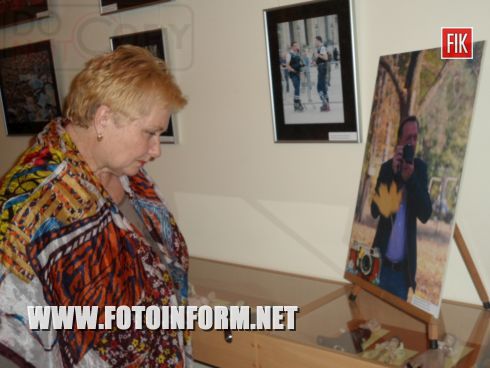 Вчера, 3 марта, владелец Кировоградской галерее «Елисаветград» Николай Цуканов выступил в новом амплуа, представив свои фотоработы в экспозиции, под названием «Так умеет каждый».