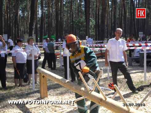 30 июля на базе Александровского лесничества состоялись соревнования вальщиков леса нашей области.