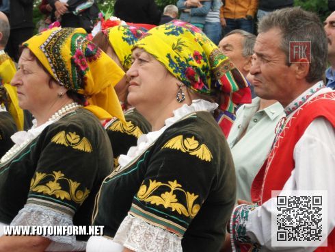 В Кировоградской области, в пгт. Ольшанка состоялось торжественное открытие памятного знака первым болгарским переселенцам с города Алфатар на Ольшанские земли.