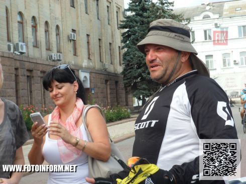 Гражданин Грузии, велосипедист Нодар Беридзе побывал в Кировограде в рамках велотура по городам Украины, под названием «Все за мир».