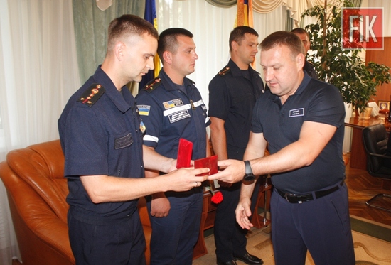 У Кропивницькому офіцеру служби порятунку вручили нагороду (ФОТО)