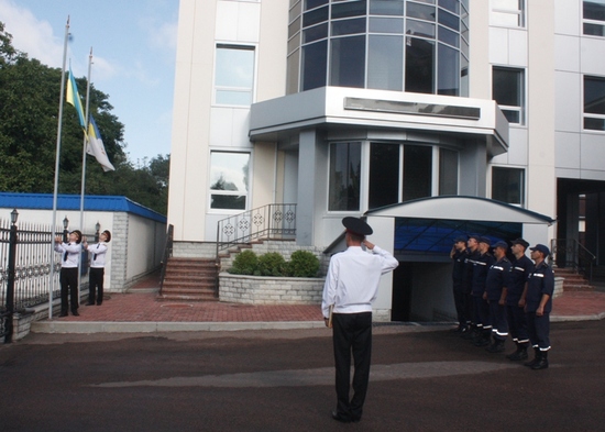 23 серпня в обласному Управлінні ДСНС України в області та в усіх районних підрозділах області відбулась церемонія підняття Державного Прапора.