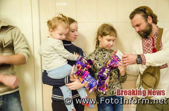 Кропивницкий: в детской областной больнице провели рождественскую акцию