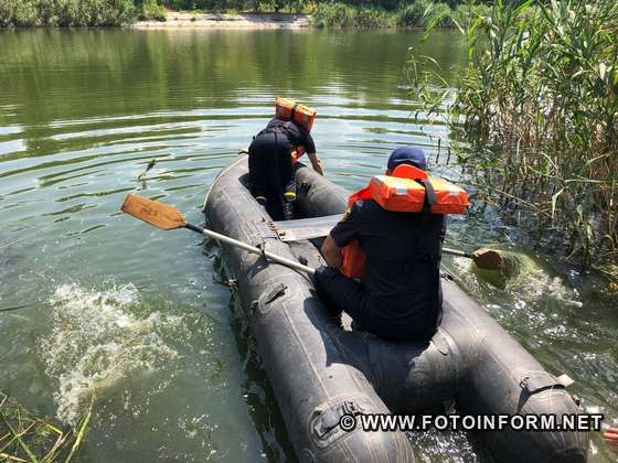 рятувальники з річки витягнули собаку
