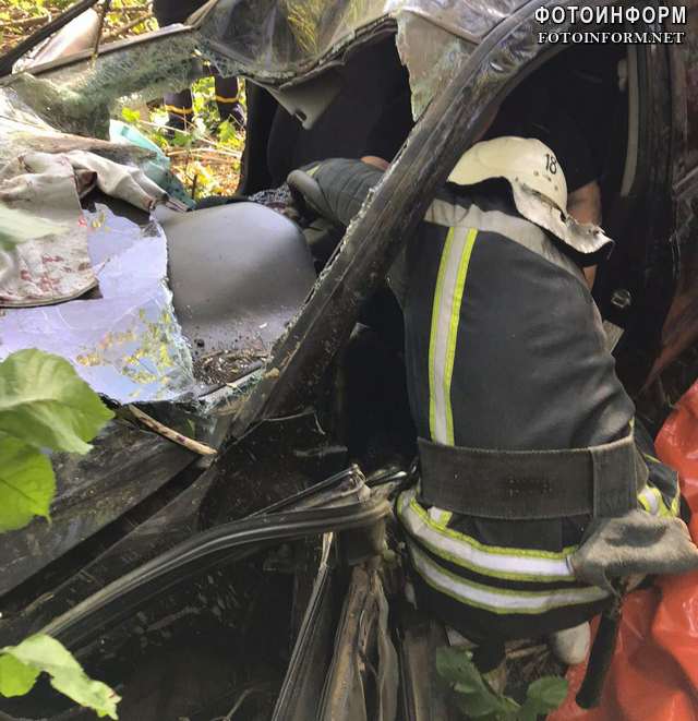  На Кіровоградщині рятувальники деблокували травмовану водійку