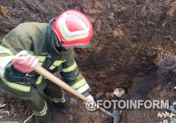На Кіровоградщині внаслідок зсуву ґрунту загинув будівельник