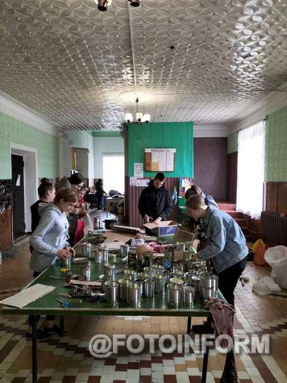На Кіровоградщині діти виготовляли окопні свічки