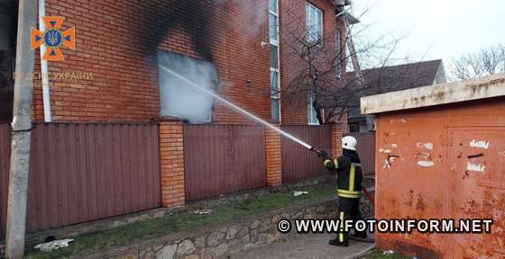 До Служби порятунку надійшло повідомлення про пожежу на вул. Микитенка в обласному центрі.