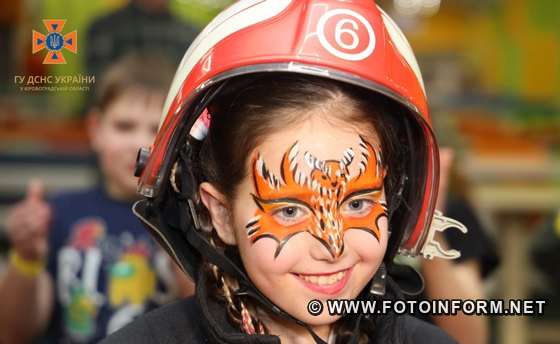 У Кропивницькому для дітей рятувальники влаштували пізнавальну розвагу (ФОТО)