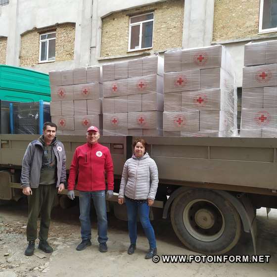 Місця компактного проживання ВПО Кіровоградщини отримали генератори та спальні набори (ФОТО)
