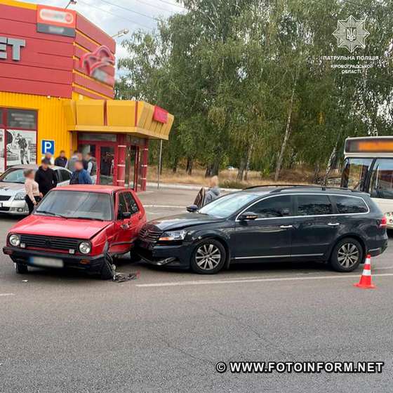 У Кропивницькому на Новомиколаївці у ДТП зіткнулися дві автівки