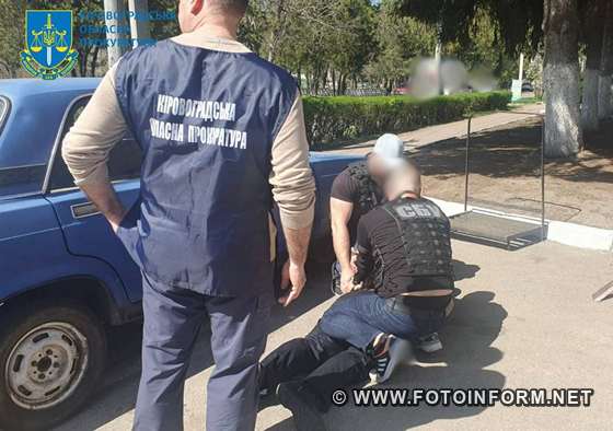 На вимаганні та отриманні неправомірної вигоди викрито поліцейського райвідділу поліції Кіровоградщини