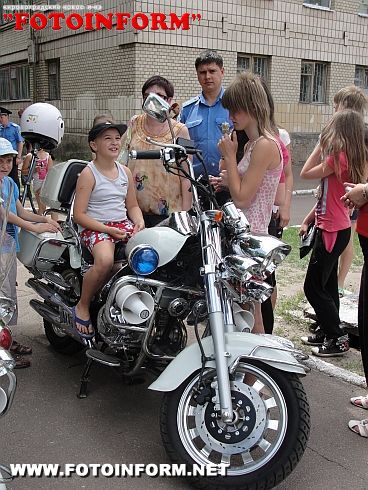 Правоохоронці влаштували свято для вихованців підшефної Кіровоградської школи-інтернату (ФОТО)