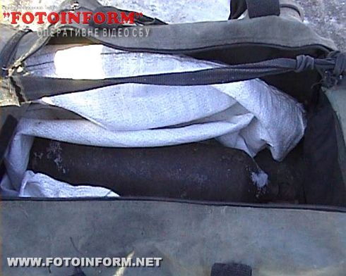 На Кіровоградщині СБУ затримала трьох осіб, які намагалися продати 24 кг ртуті (ФОТО)