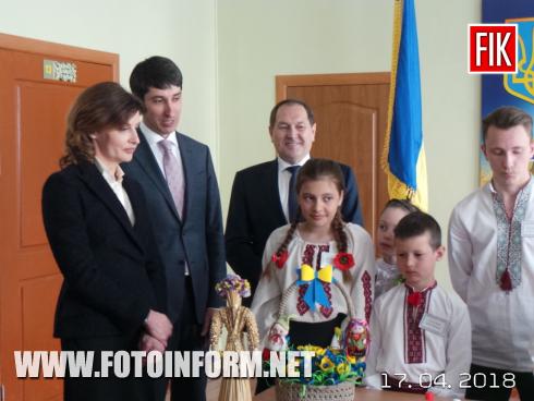 Дружина Президента України, Голова Благодійного Фонду Порошенка пані Марина Порошенко зараз перебуває у Кропивницькому із робочим візитом. 