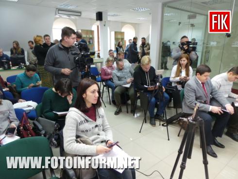 Зараз у CBN відбувається прес-конференція, на якій оголошують результати внутрішнього аудиту в Донецькому медуніверситеті.