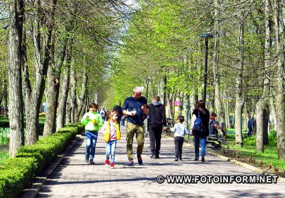Кропивничани, незважаючи на карантин, масово відпочивають у місті (фото)