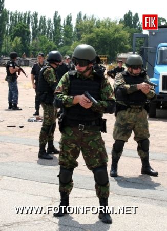 26 червня ц.р. Координаційною групою Антитерористичного центру при Управлінні СБ України в Кіровоградській області проведено планове тактико-спеціальне навчання на території летовища Кіровоградської льотної академії Національного авіаційного університету.