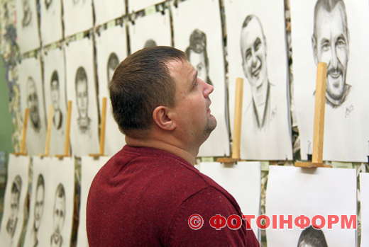 У Кропивницькому відкрили виставку «Обличчя незламності»