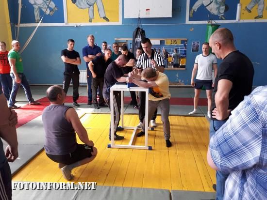 5 травня у м.Кропивницький відбулись змагання з армреслінгу серед представників силових структур області, членів фізкультурно-спортивного товариства «Динамо». У цьому році – це друга зустріч спортсменів-силовиків у рамках «Динаміади - 2016».