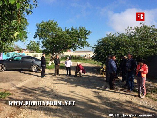 У Кропивницькому мешканці заблокували гаражний кооператив ((ФОТО)