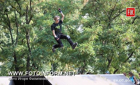 На прошлых выходных в Ковалевском парке было многолюдно, сообщает корреспондент FOTOINFORM