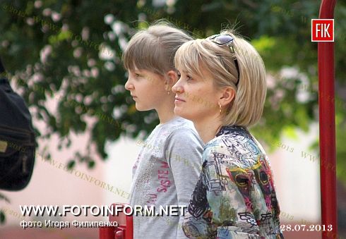 На прошлых выходных в Ковалевском парке было многолюдно, сообщает корреспондент FOTOINFORM