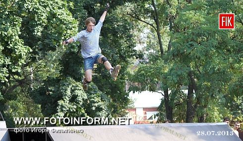 На прошлых выходных в Ковалевском парке было многолюдно, сообщает корреспондент FOTOINFORM