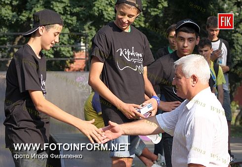 На прошлых выходных в Ковалевском парке было многолюдно, сообщает корреспондент FOTOINFORM
