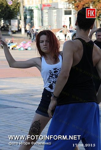 Кировоград: Dance Time на центральной площади (фоторепортаж)