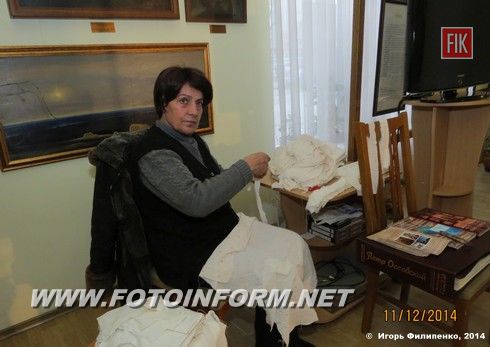 В Кировоградском областном художественном музее мастерят зимнее маскировки для тех, кто защищает Украину на Востоке.