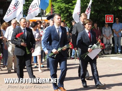  возле памятника Т.Г. Шевченко