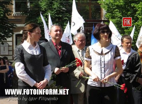  возле памятника Т.Г. Шевченко