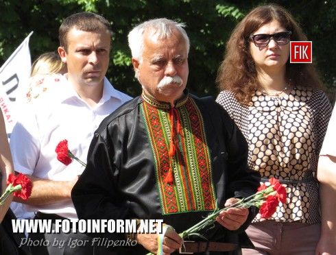  возле памятника Т.Г. Шевченко