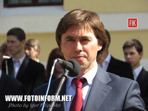  возле памятника Т.Г. Шевченко