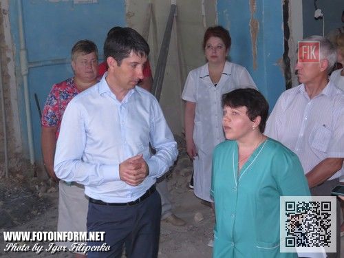 убернатор Кировоградщины Сергей Кузьменко осмотрел ход ремонтных работ в ожоговом и поликлиническом отделениях Кировоградской областной больницы