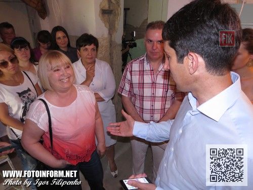 убернатор Кировоградщины Сергей Кузьменко осмотрел ход ремонтных работ в ожоговом и поликлиническом отделениях Кировоградской областной больницы