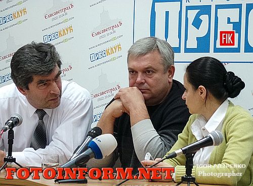Наблюдается очень низкая явка избирателей на выборы. Об этом было сообщено во время четвертой информационной сессии в рамках Марафона в День выборов, которая состоялась сегодня, 25 октября, в Кировоградском пресс-клубе.