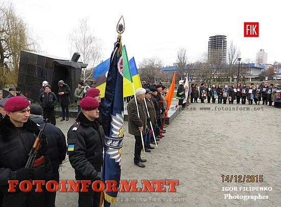 Кировоград: в городе почтили память героев-ликвидаторов, памятник Жертвам Чернобіля в кировограде, вдові Чернобіля, Андрей Райкович, Александр Черноиваненко, фото Игоря Филипенко