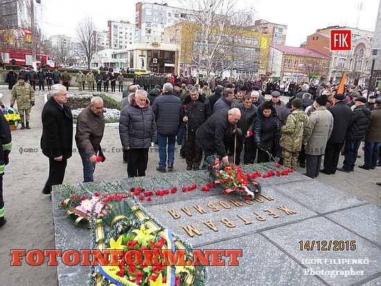 Кировоград: в городе почтили память героев-ликвидаторов, памятник Жертвам Чернобіля в кировограде, вдові Чернобіля, Андрей Райкович, Александр Черноиваненко, фото Игоря Филипенко