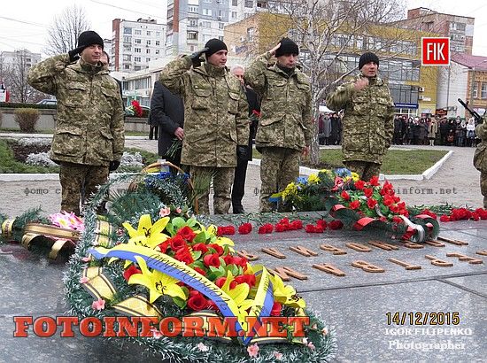 Кировоград: в городе почтили память героев-ликвидаторов, памятник Жертвам Чернобіля в кировограде, вдові Чернобіля, Андрей Райкович, Александр Черноиваненко, фото Игоря Филипенко
