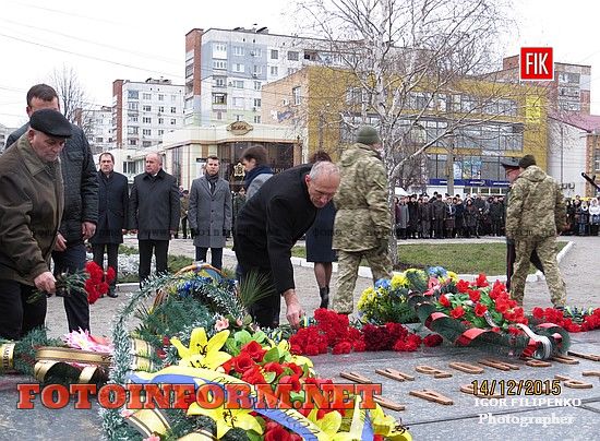 Кировоград: в городе почтили память героев-ликвидаторов, памятник Жертвам Чернобіля в кировограде, вдові Чернобіля, Андрей Райкович, Александр Черноиваненко, фото Игоря Филипенко